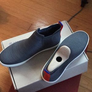 Rothy’s Chelsea Boot, Fog melange NWT in box